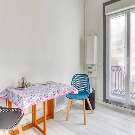- Quartier Des Artistes Apartment *